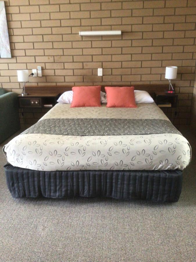 Mount Motor Motel 3*