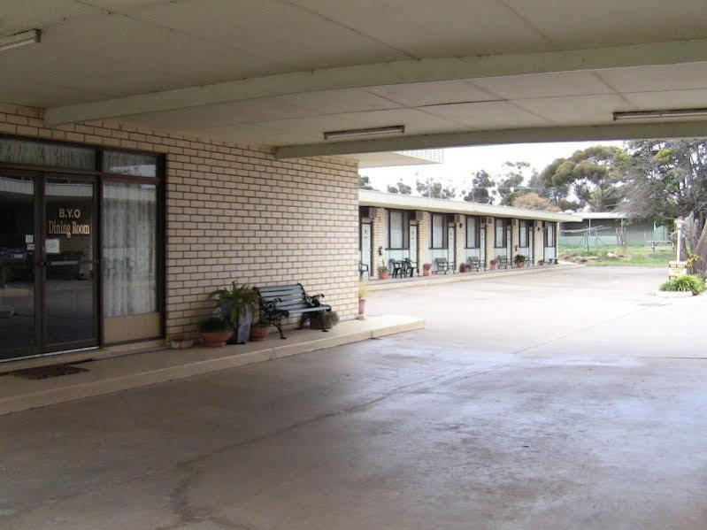 Mount Motor Motel